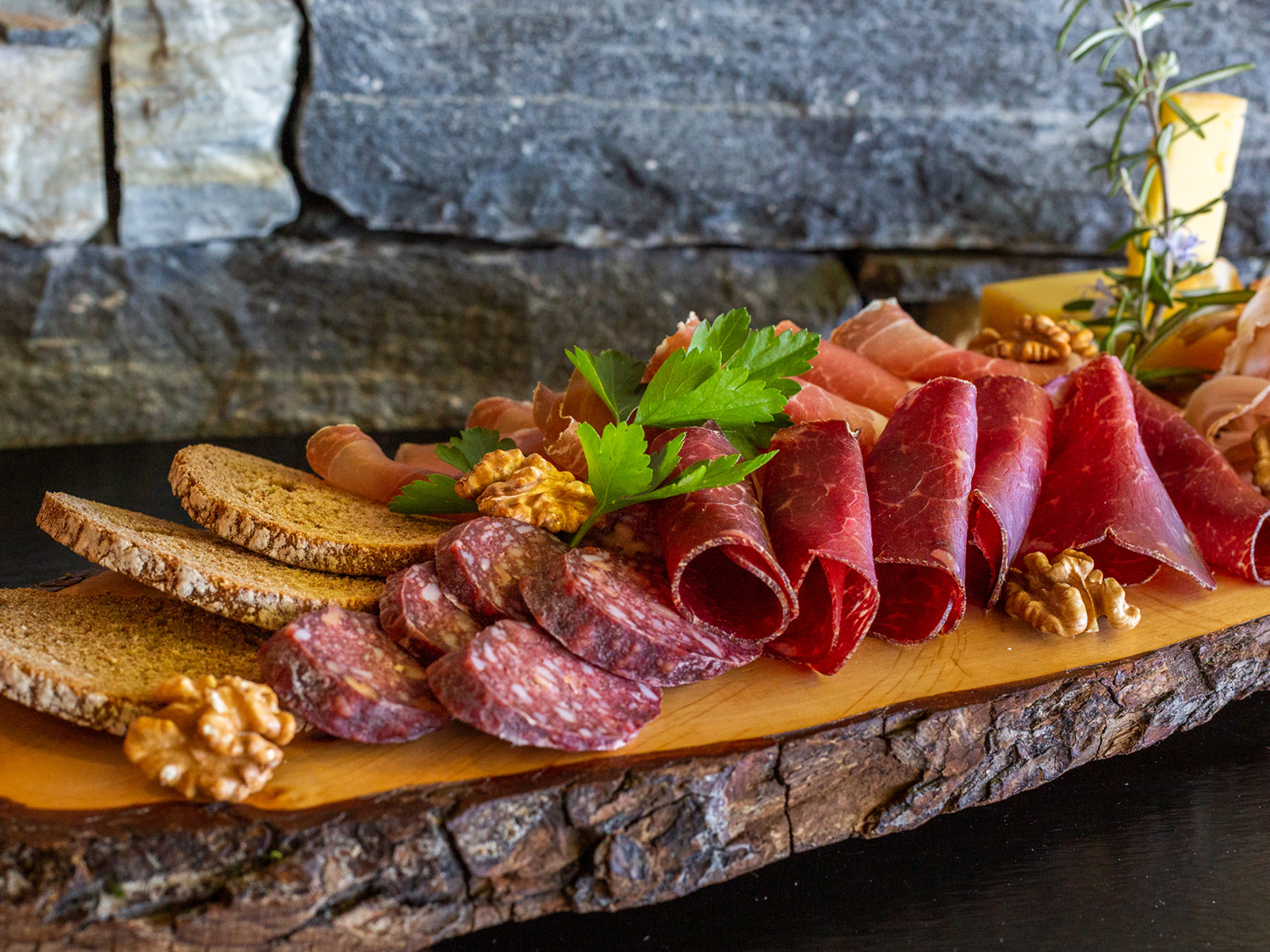 Assiette Valaisanne au restaurant du Mont-Paisible