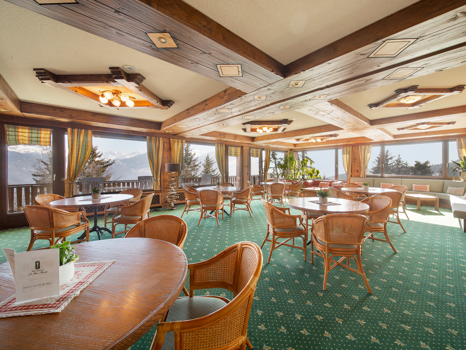 Salon Panoramique du Mont-Paisible à Crans-Montana